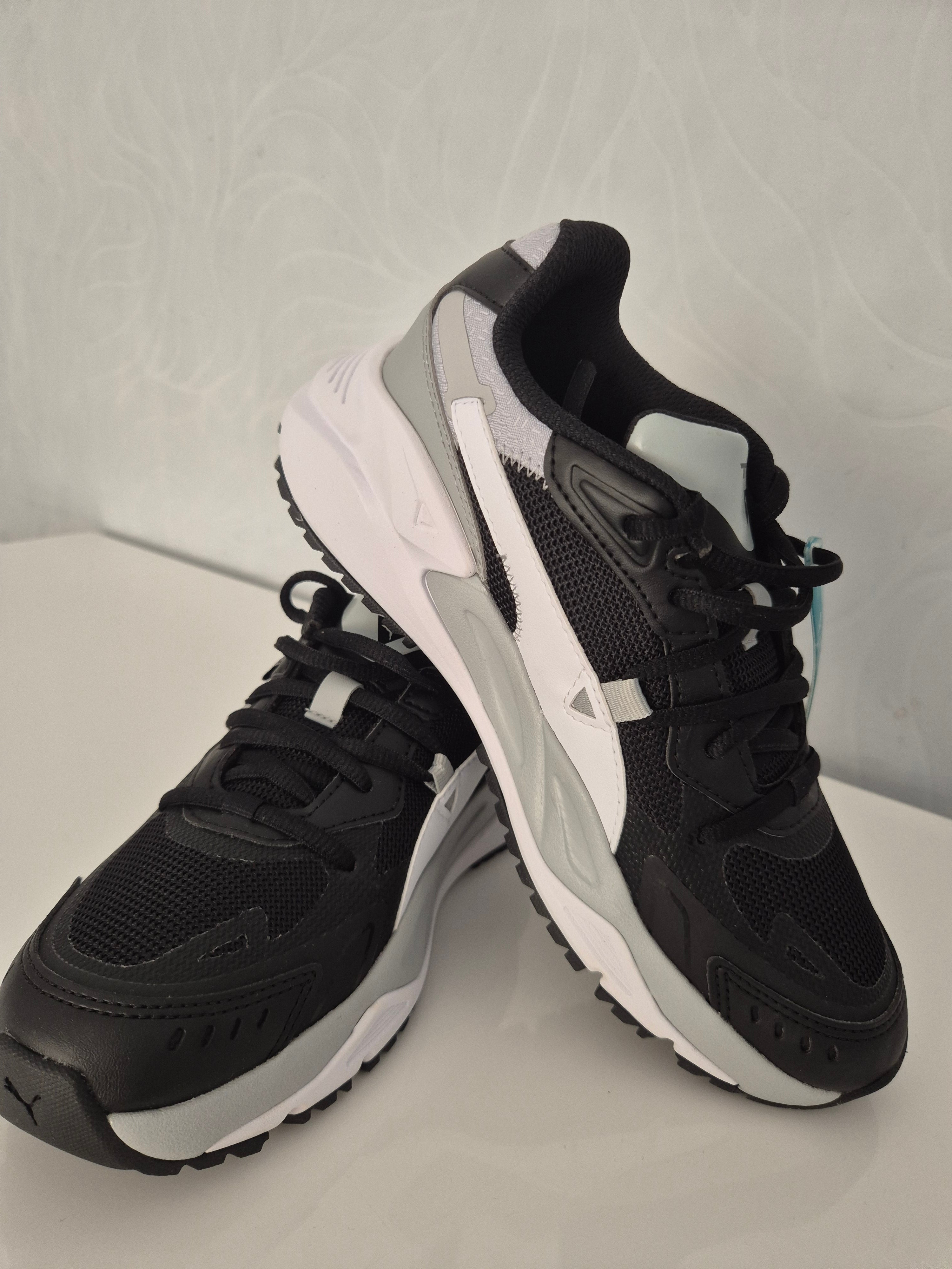 (Neue) PUMA X Mercedes Mira Petronas  Damen Freizeit-Sneaker Alltags-Turnschuhe Schnür-Schuhe chwarz/Weiß/Grau 35 1/2