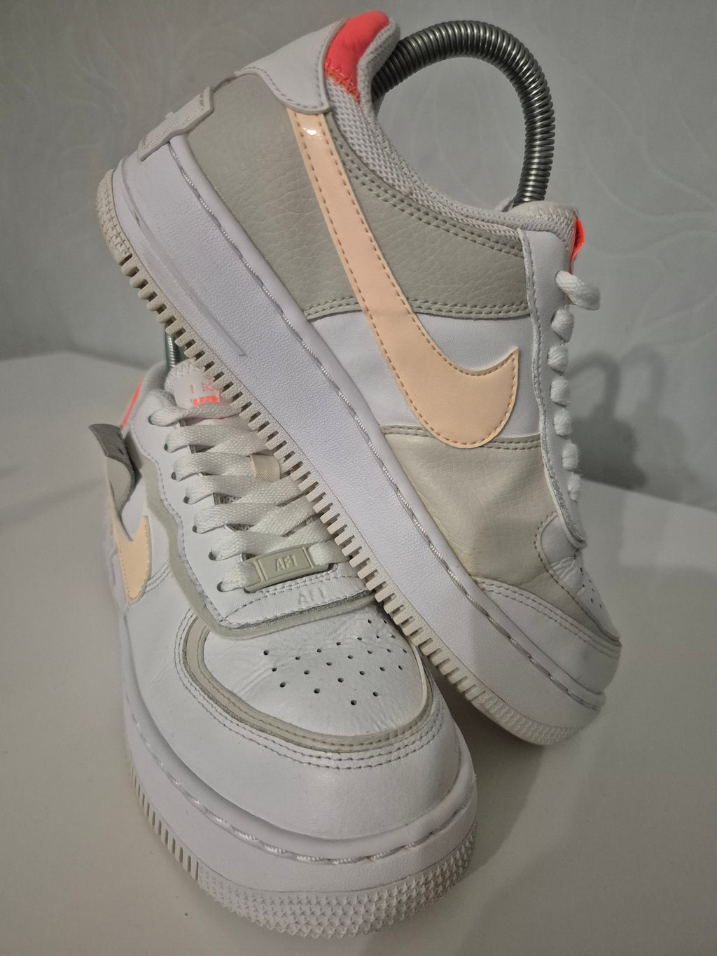 NIKE Air Helle Sportschuhe  Gr.37,5