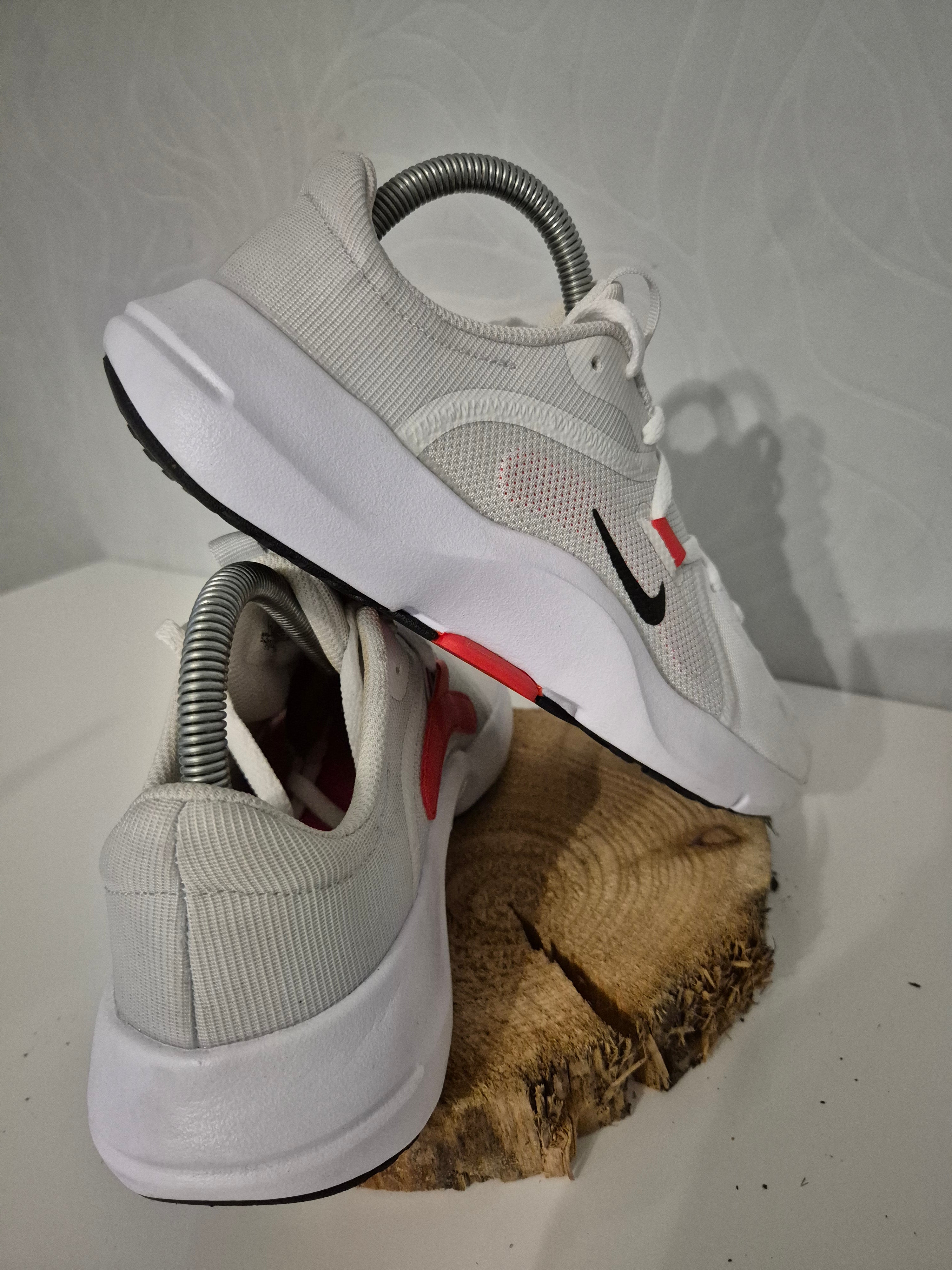 Nike Sportschoenen Gr.38,5
