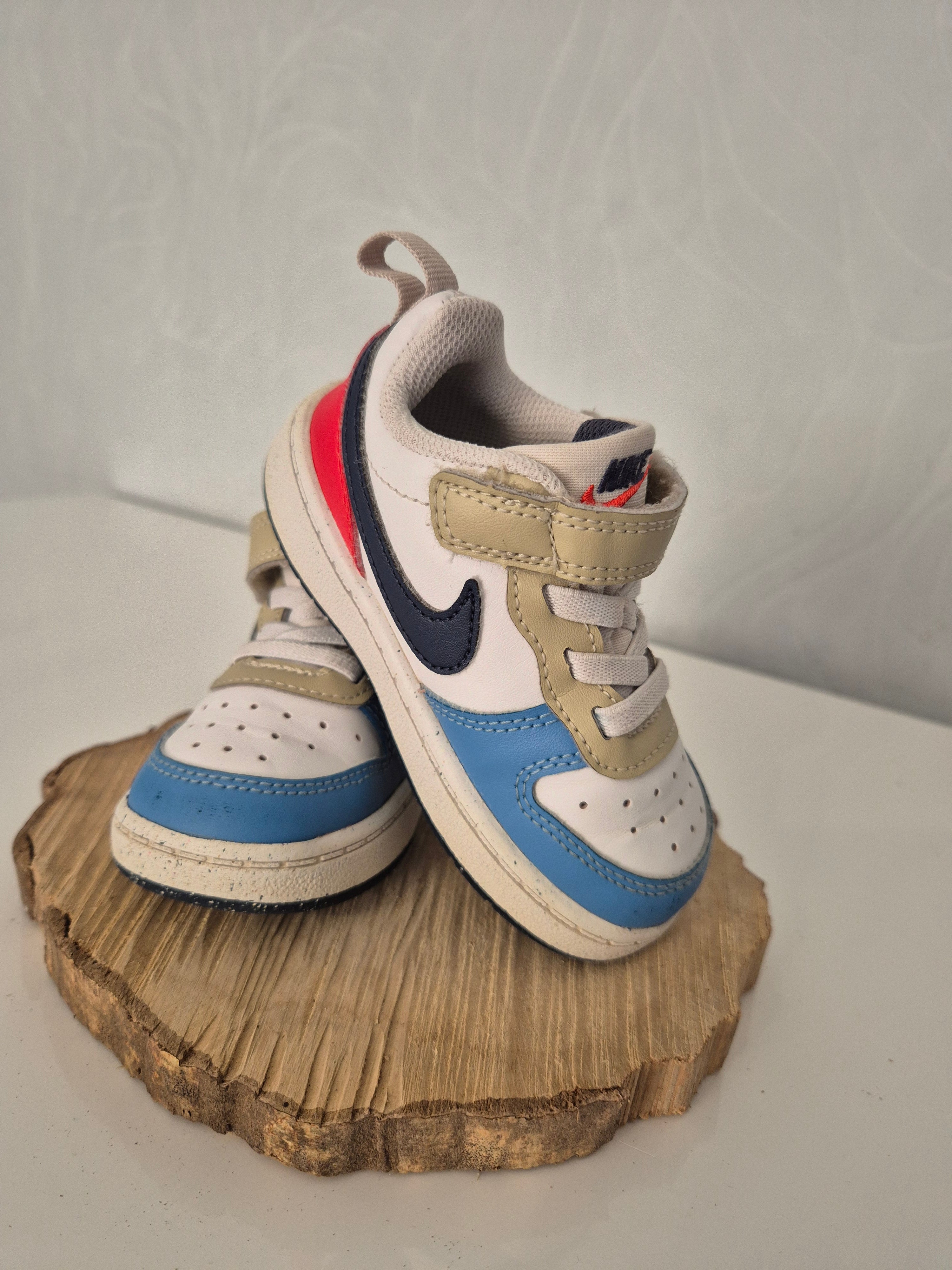 Nike Schuhe gr. 22