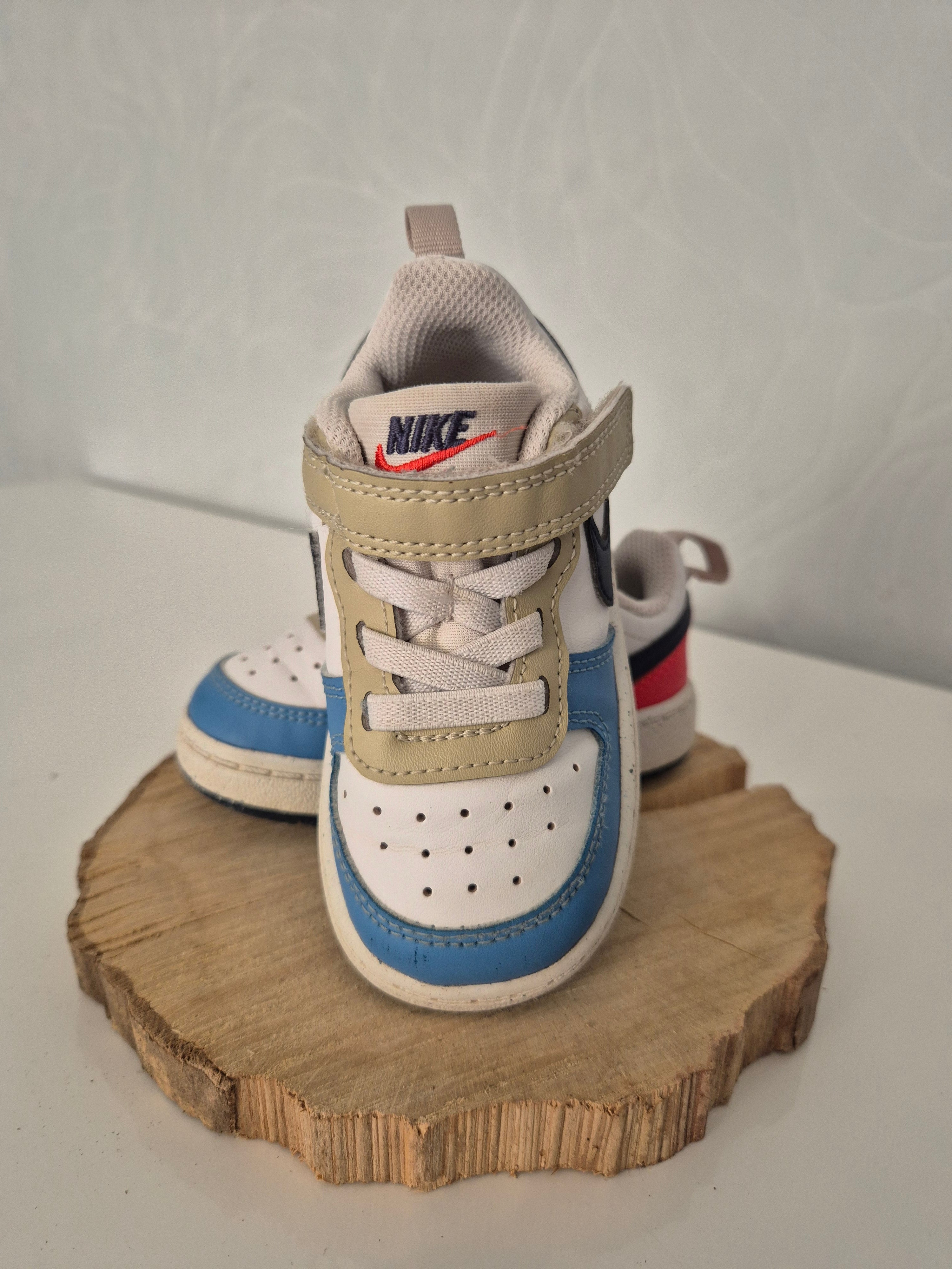 Nike Schuhe gr. 22